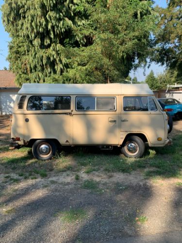 Volkswagen-Bus-1975-3