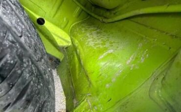 Volkswagen-Bus-1975-Green-Tan-5
