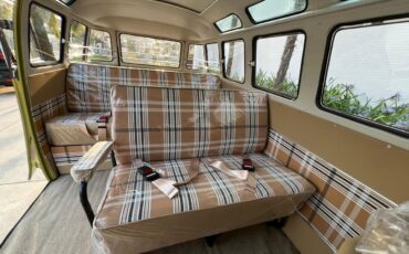 Volkswagen-Bus-1975-GreenBlack-Plaid-10