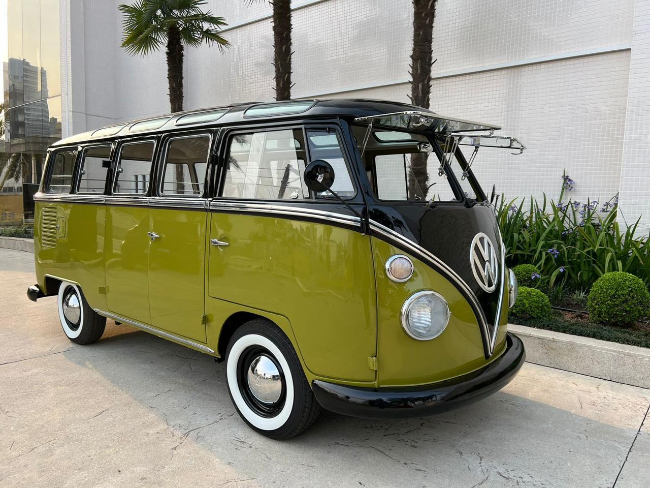 Volkswagen-Bus-1975-GreenBlack-Plaid-19