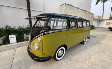 Volkswagen-Bus-1975-GreenBlack-Plaid-4
