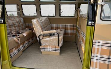 Volkswagen-Bus-1975-GreenBlack-Plaid-5
