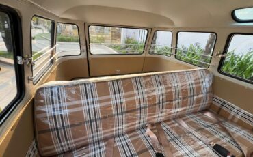 Volkswagen-Bus-1975-GreenBlack-Plaid-7