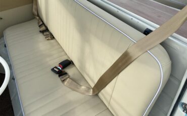 Volkswagen-Bus-1975-Turquoise-amp-White-Tan-10