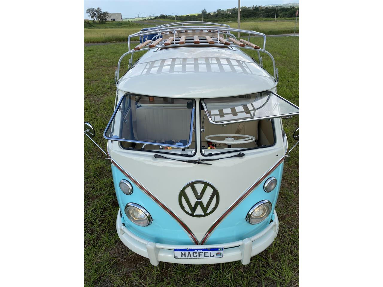 Volkswagen-Bus-1975-Turquoise-amp-White-Tan-2