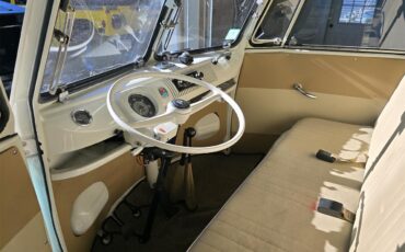 Volkswagen-Bus-1975-Turquoise-amp-White-Tan-4