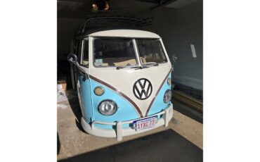 Volkswagen-Bus-1975-Turquoise-amp-White-Tan-5