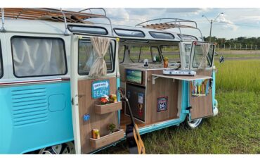 Volkswagen-Bus-1975-Turquoise-amp-White-Tan-8