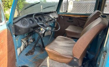 Volkswagen-Bus-1977-Blue-10