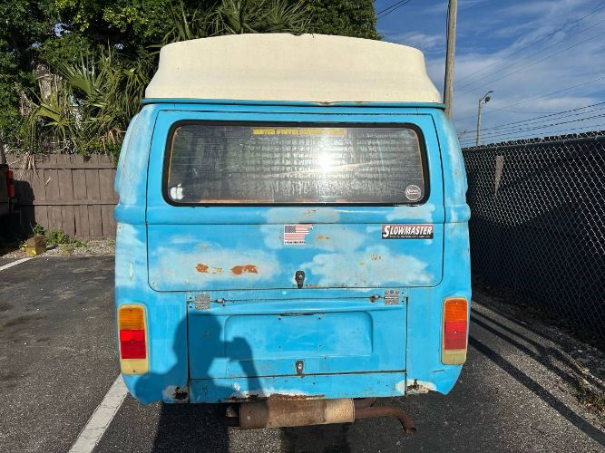 Volkswagen-Bus-1977-Blue-12