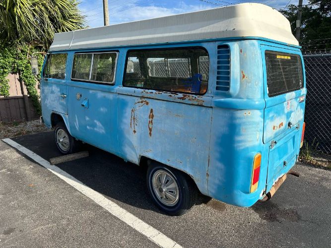 Volkswagen-Bus-1977-Blue-13