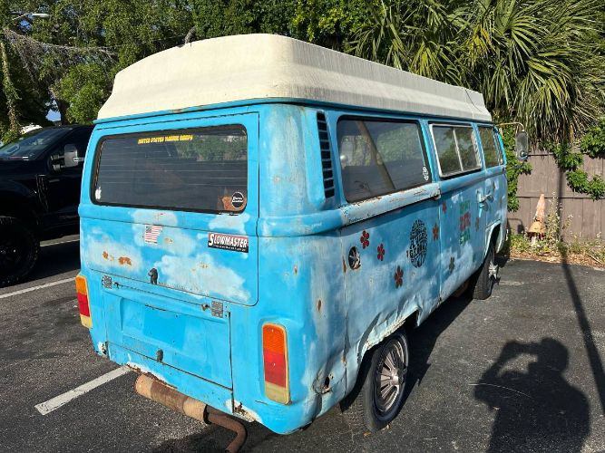 Volkswagen-Bus-1977-Blue-14