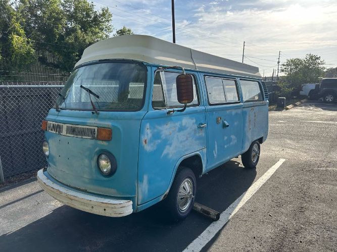 Volkswagen-Bus-1977-Blue-15