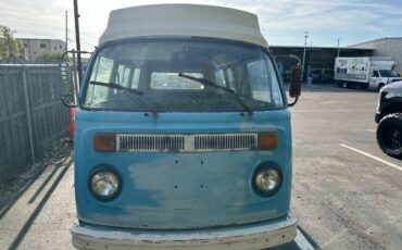 Volkswagen-Bus-1977-Blue-16