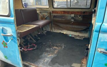 Volkswagen-Bus-1977-Blue-3