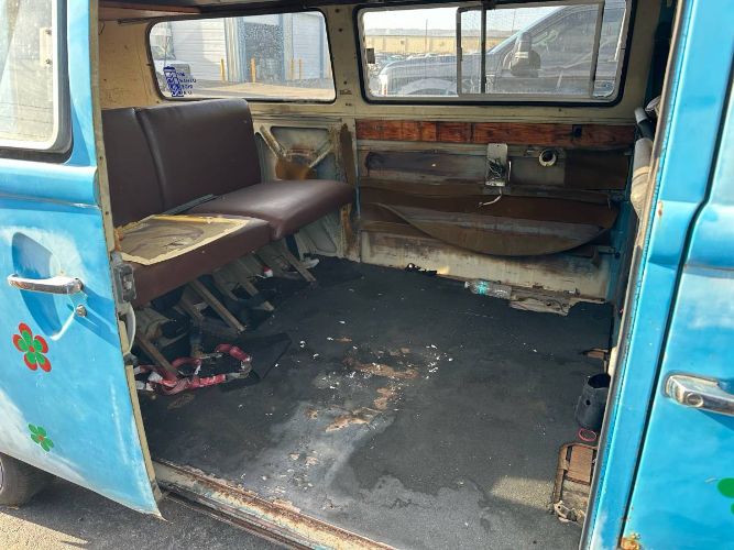 Volkswagen-Bus-1977-Blue-3