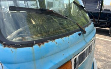 Volkswagen-Bus-1977-Blue-5