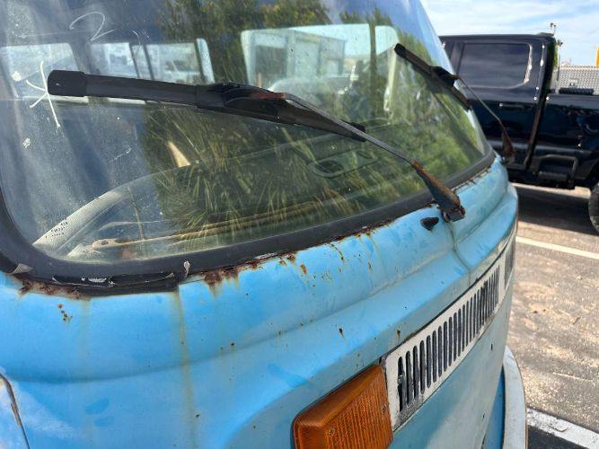 Volkswagen-Bus-1977-Blue-5