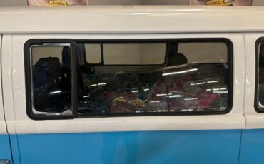 Volkswagen-Bus-1977-Blue-White-Gray-11