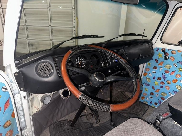 Volkswagen-Bus-1977-Blue-White-Gray-12
