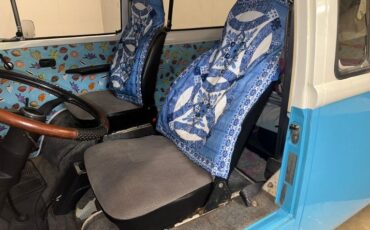 Volkswagen-Bus-1977-Blue-White-Gray-17