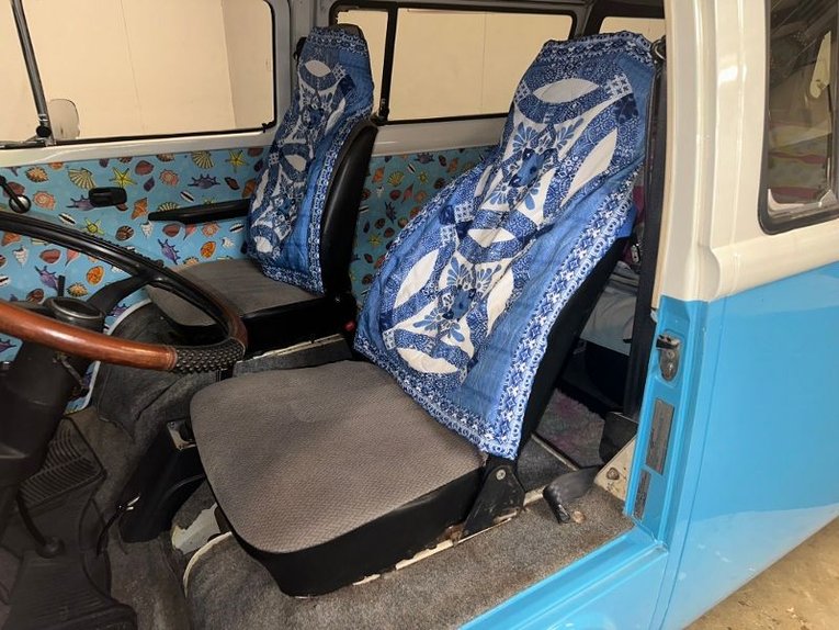 Volkswagen-Bus-1977-Blue-White-Gray-17