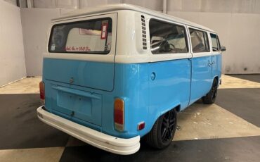 Volkswagen-Bus-1977-Blue-White-Gray-19