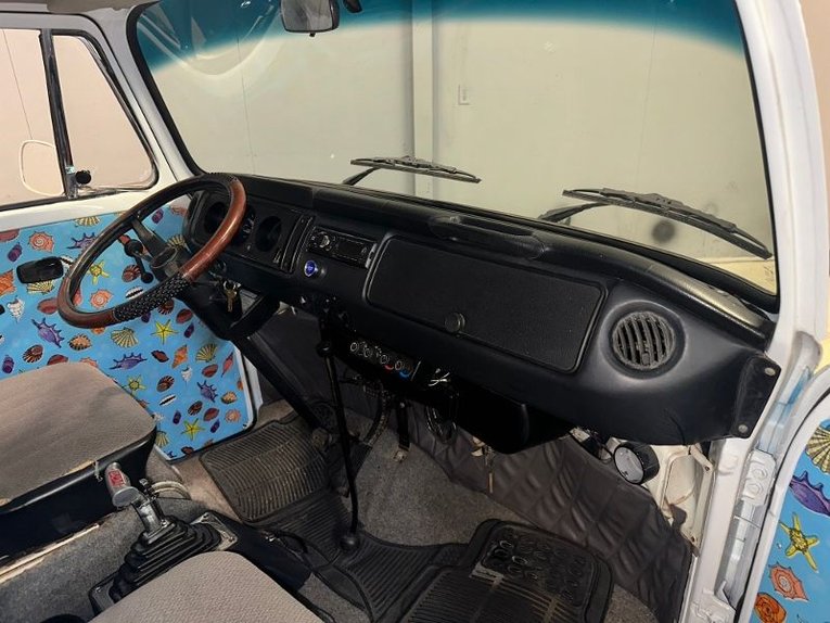 Volkswagen-Bus-1977-Blue-White-Gray-22