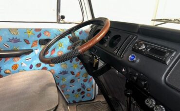 Volkswagen-Bus-1977-Blue-White-Gray-23