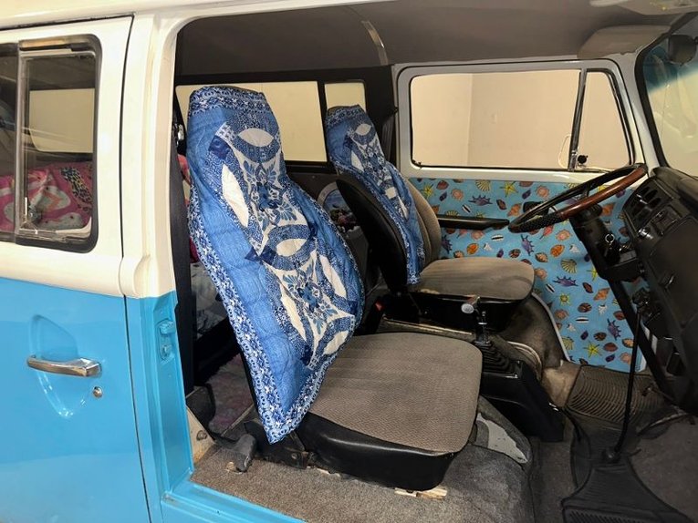 Volkswagen-Bus-1977-Blue-White-Gray-25