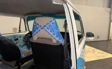 Volkswagen-Bus-1977-Blue-White-Gray-27