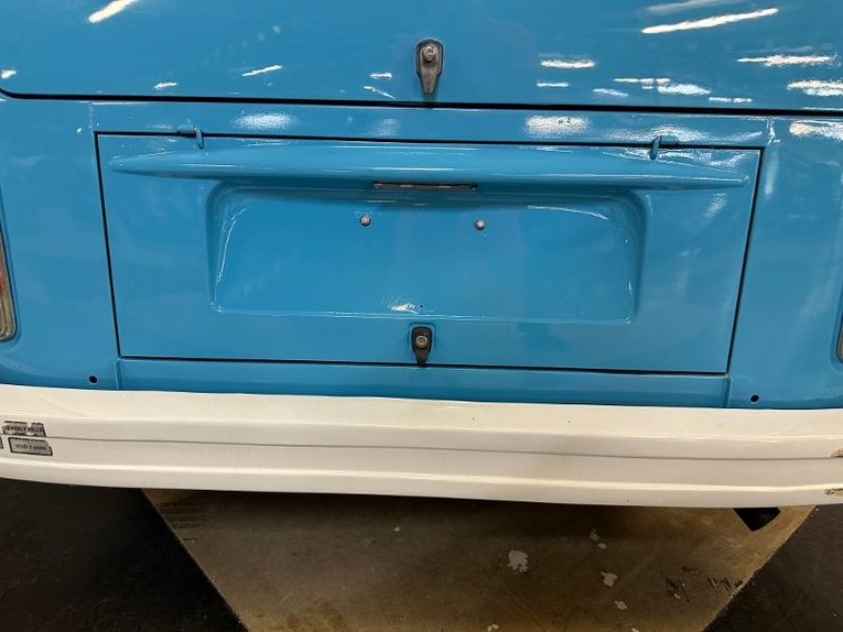 Volkswagen-Bus-1977-Blue-White-Gray-32