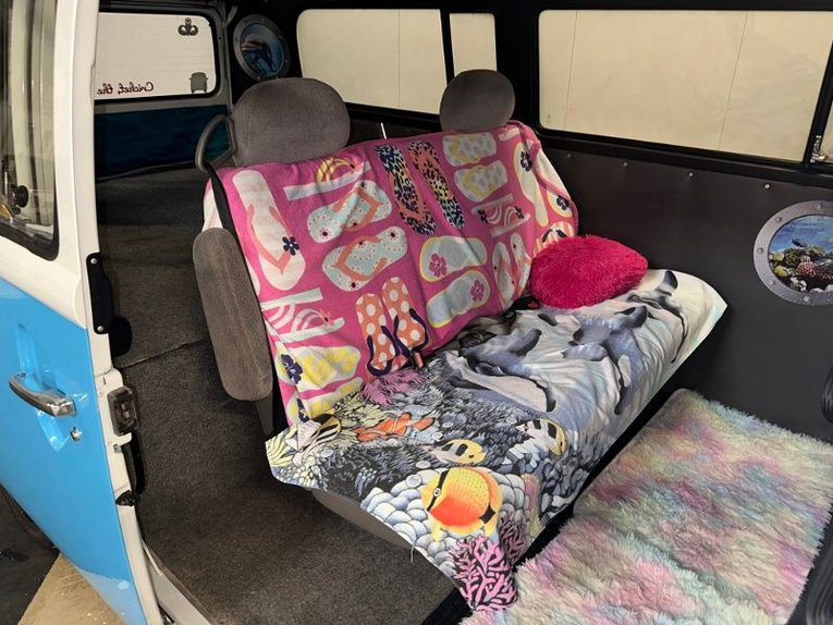 Volkswagen-Bus-1977-Blue-White-Gray-37