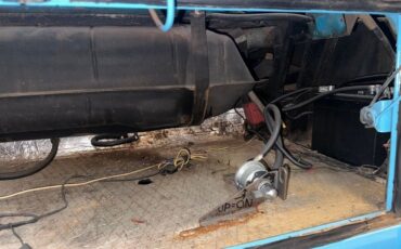 Volkswagen-Bus-1977-Blue-White-Gray-4