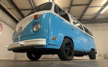 Volkswagen-Bus-1977-Blue-White-Gray-6