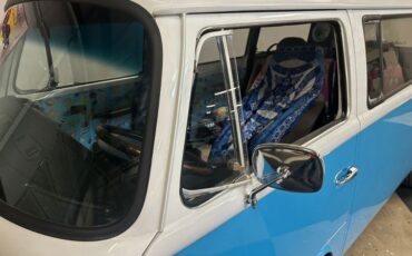 Volkswagen-Bus-1977-Blue-White-Gray-8
