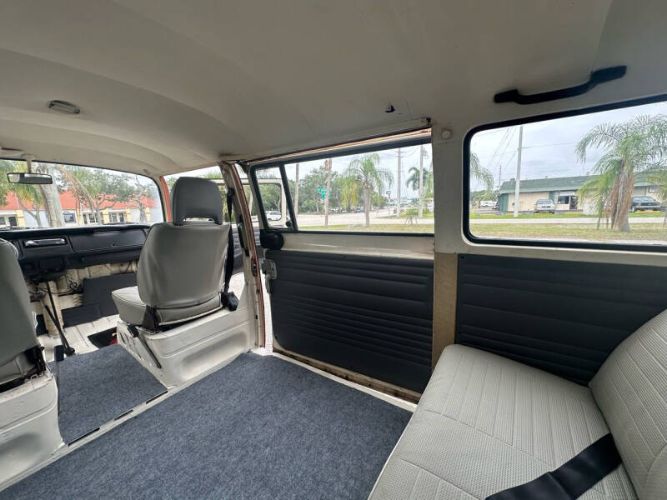 Volkswagen-Bus-1977-Cinnamon-Gray-13