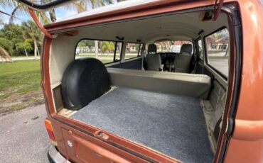 Volkswagen-Bus-1977-Cinnamon-Gray-14