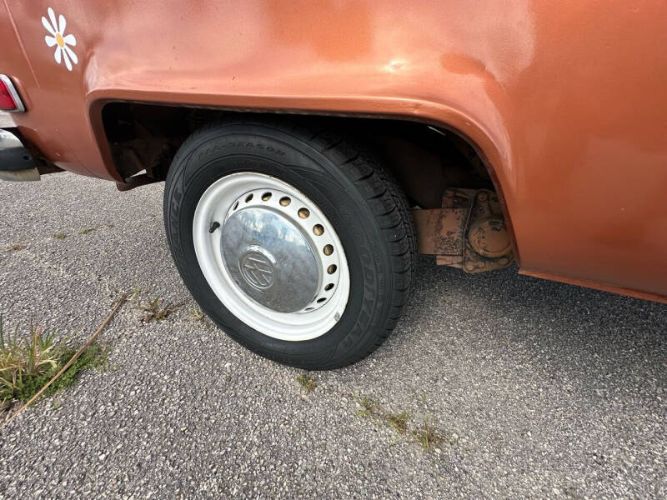 Volkswagen-Bus-1977-Cinnamon-Gray-18