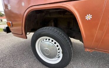 Volkswagen-Bus-1977-Cinnamon-Gray-21