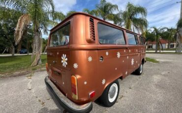 Volkswagen-Bus-1977-Cinnamon-Gray-25
