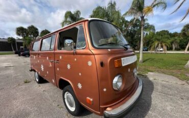 Volkswagen-Bus-1977-Cinnamon-Gray-27