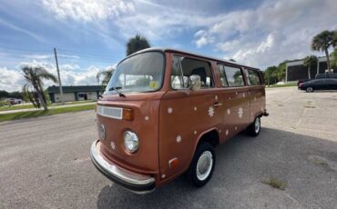 Volkswagen-Bus-1977-Cinnamon-Gray-28