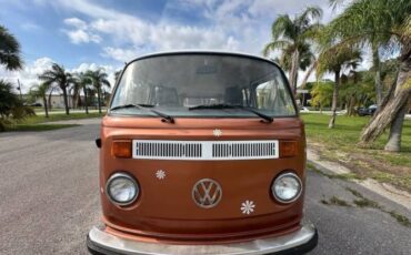 Volkswagen-Bus-1977-Cinnamon-Gray-29
