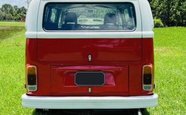 Volkswagen-Bus-1977-Two-Tone-RedWhite-18