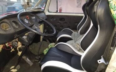 Volkswagen-Bus-1978-2