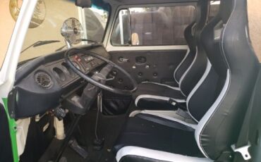 Volkswagen-Bus-1978-21