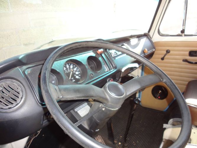 Volkswagen-Bus-1978-Blue-1