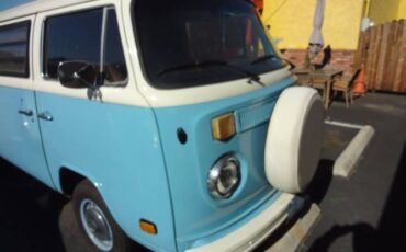 Volkswagen-Bus-1978-Blue-7