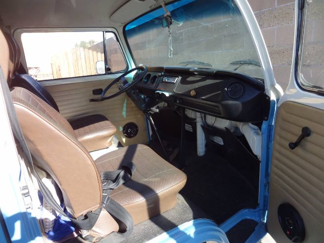 Volkswagen-Bus-1978-Blue-8